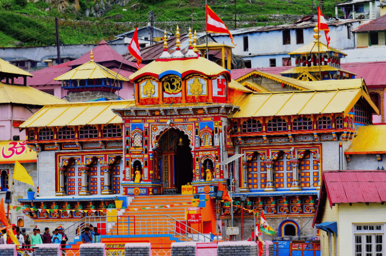 बद्रीनाथ महामार्गावर दरड कोसळून एकाचा मृत्यू; महामार्ग बंद  
