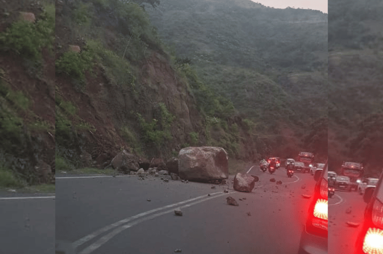 पालखी मार्गावरील दिवेघाटात दरड कोसळली