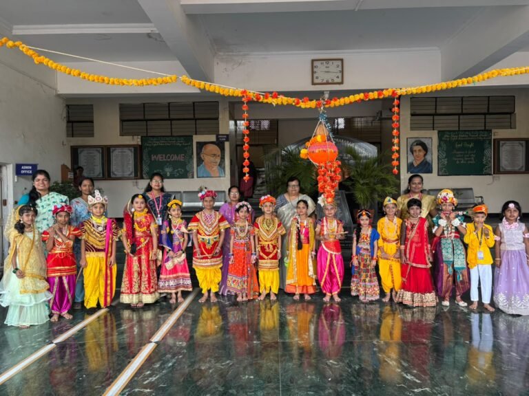 दहीहंडीचा उत्सव उत्साहात साजरा