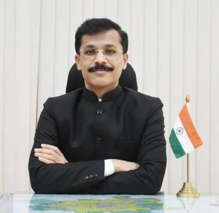 महाराष्ट्र लोकसेवा आयोगाच्या नऊ परीक्षांसंदर्भात चौकशी-तुकाराम मुंढेव्यक्ती, परीक्षार्थी व विद्यार्थ्यांना १६ नोव्हेंबरपर्यंत निवेदन सादर करण्याचे आवाहन